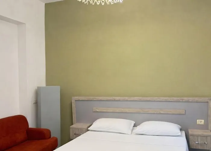 Heart - Free Parking * טיראנה